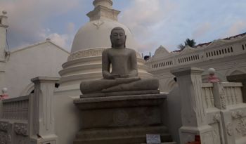 buddha-statute-galle-dutch-fort-sri-lanka-all-inclusive-holidays-ceylon-expeditions