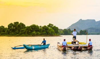 boat-ride-kandalama-lake-all-inclusive-family-holidays-sri-lanka-ceylon-expeditions 