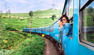 ella-train-sri-lanka-luxury-holiday-packages-ceylon-expeditions
