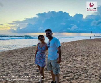 couple-in-bentota-beach-sri-lanka-ceylon-expeditions-holiday-packages